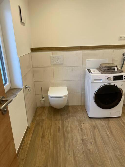 Apartment In Zentraler Lage Mit Privatparkplatz Графенвёр Экстерьер фото