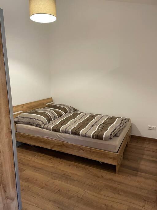 Apartment In Zentraler Lage Mit Privatparkplatz Графенвёр Экстерьер фото